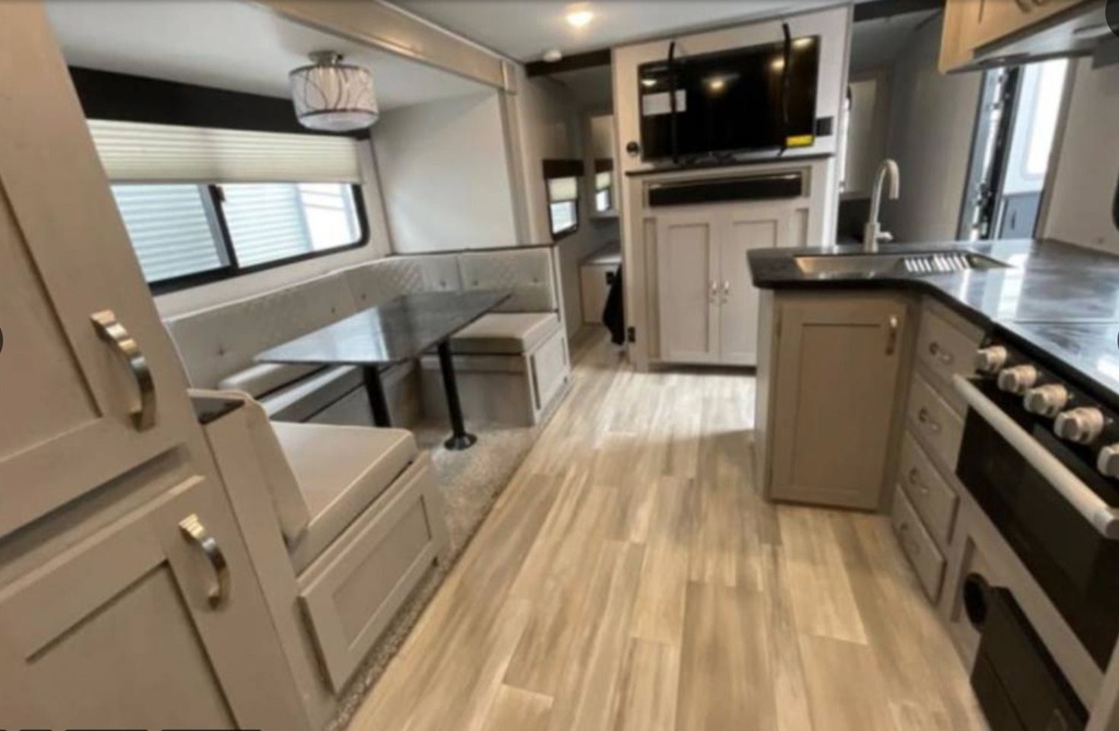Photo 9 - 2022 Prime Time Travel Trailer rental photo 24