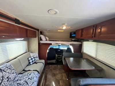 Photo 3 - 2014 Winnebago Class C Motorhome rental photo 5