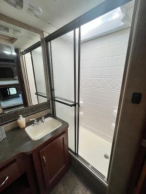 Photo 8 - 2014 Winnebago Class C Motorhome rental photo 10