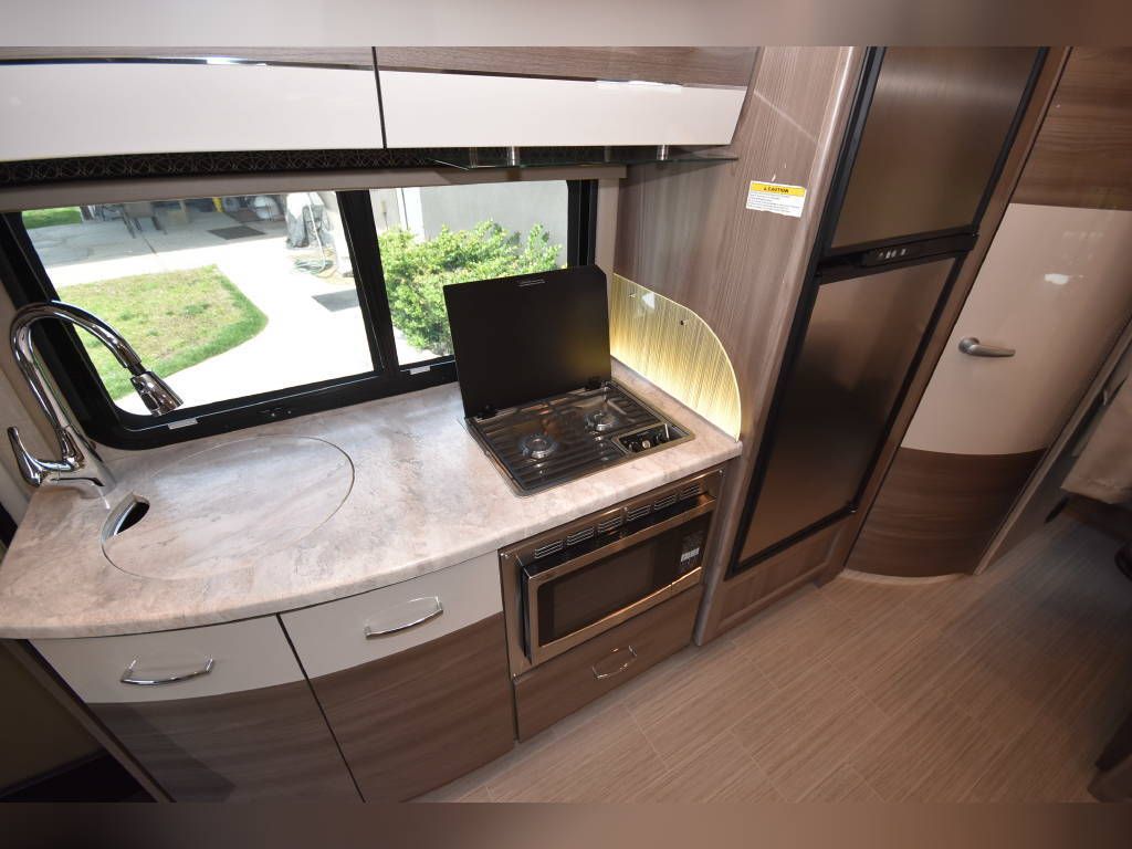 Photo 1 - 2020 Thor Motor Coach Class C Motorhome rental photo 12