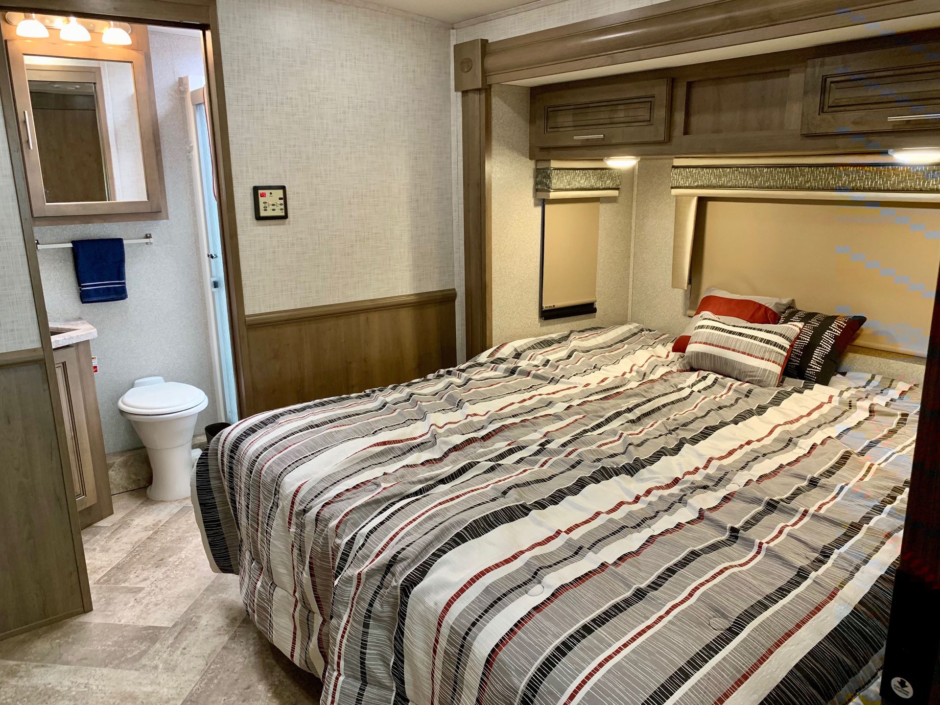Photo 2 - 2019 Forest River Class A Motorhome rental photo 8