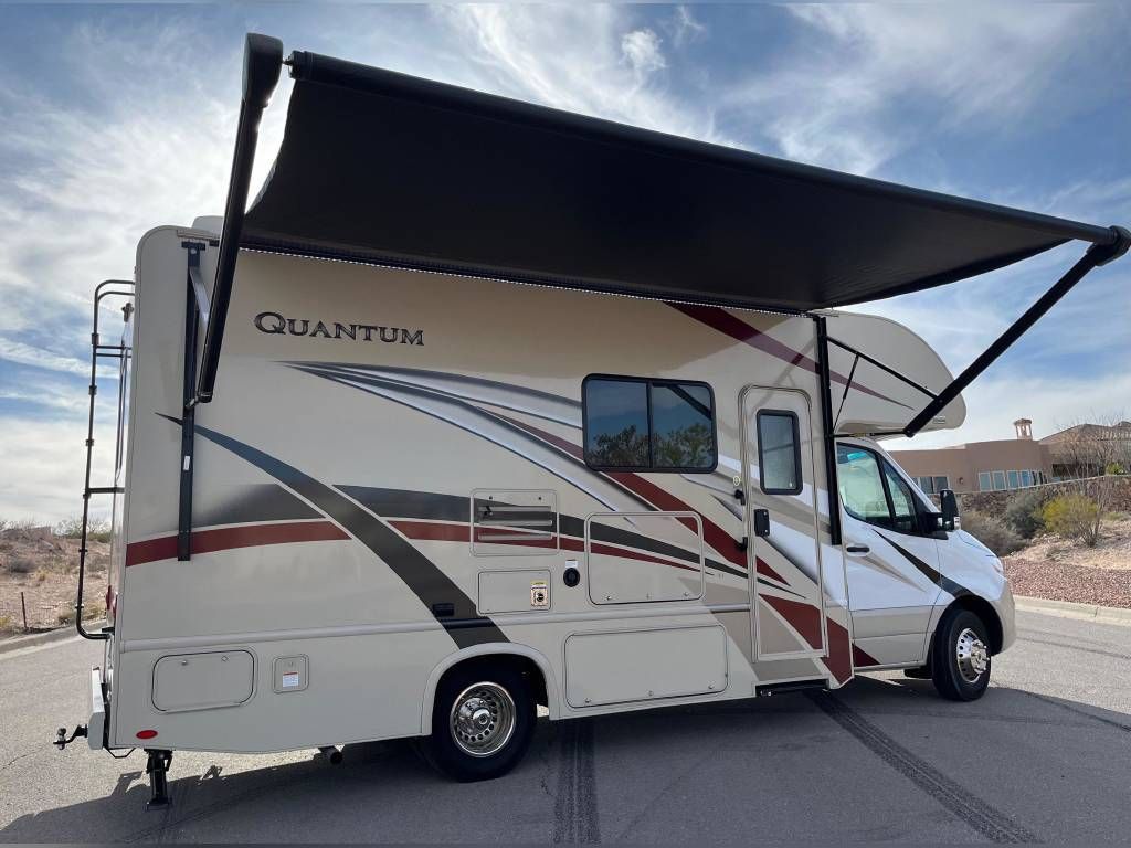 Photo 0 - 2020 Thor Motor Coach Class C Motorhome rental photo 2