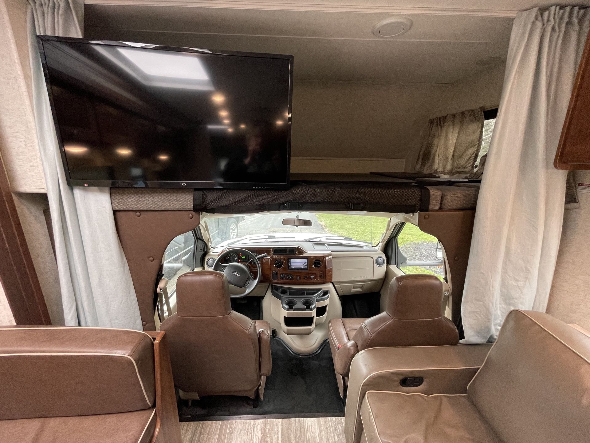 Photo 5 - 2019 Forester Class C Motorhome rental photo 13