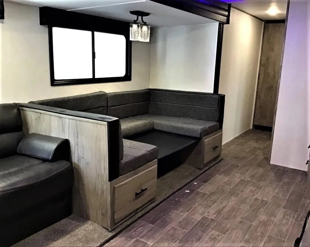 Photo 0 - 2022 Forest River Fifth Wheel rental photo 3