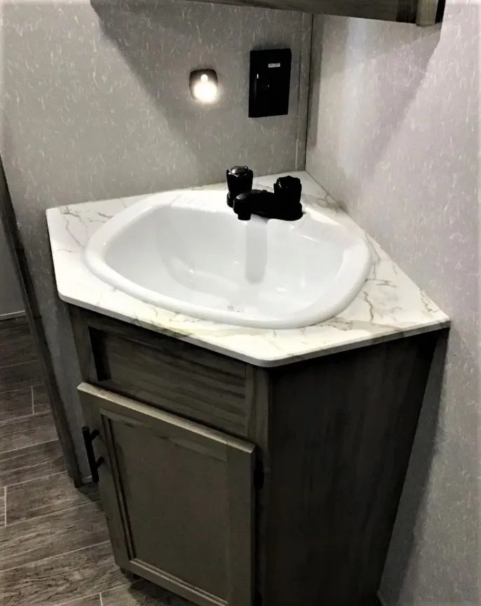 Photo 3 - 2022 Forest River Fifth Wheel rental photo 7