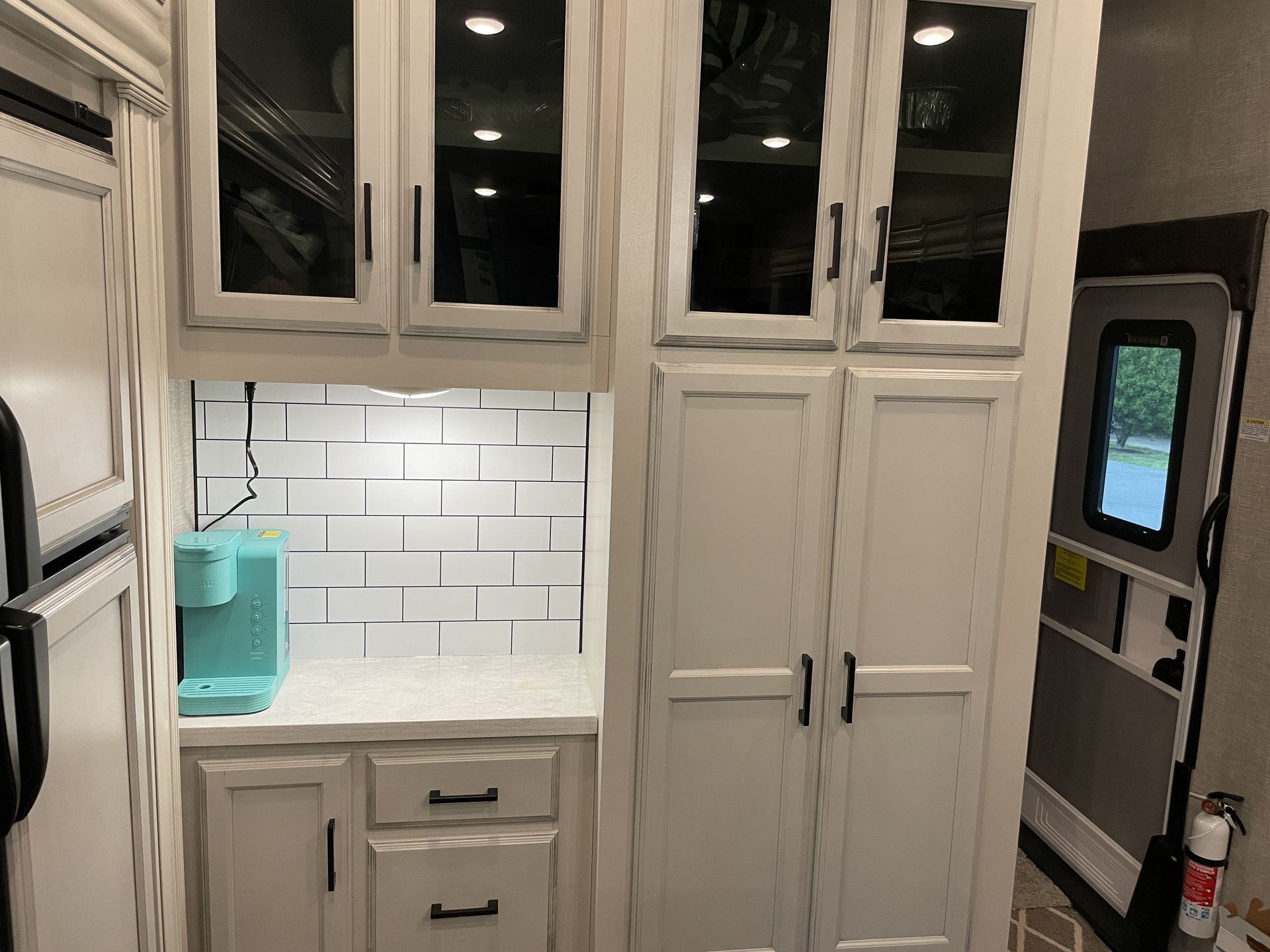 Photo 26 - 2022 Jayco Fifth Wheel rental photo 30