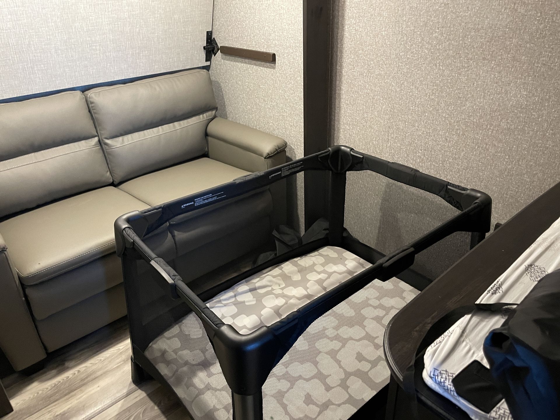Photo 33 - 2022 Jayco Fifth Wheel rental photo 39