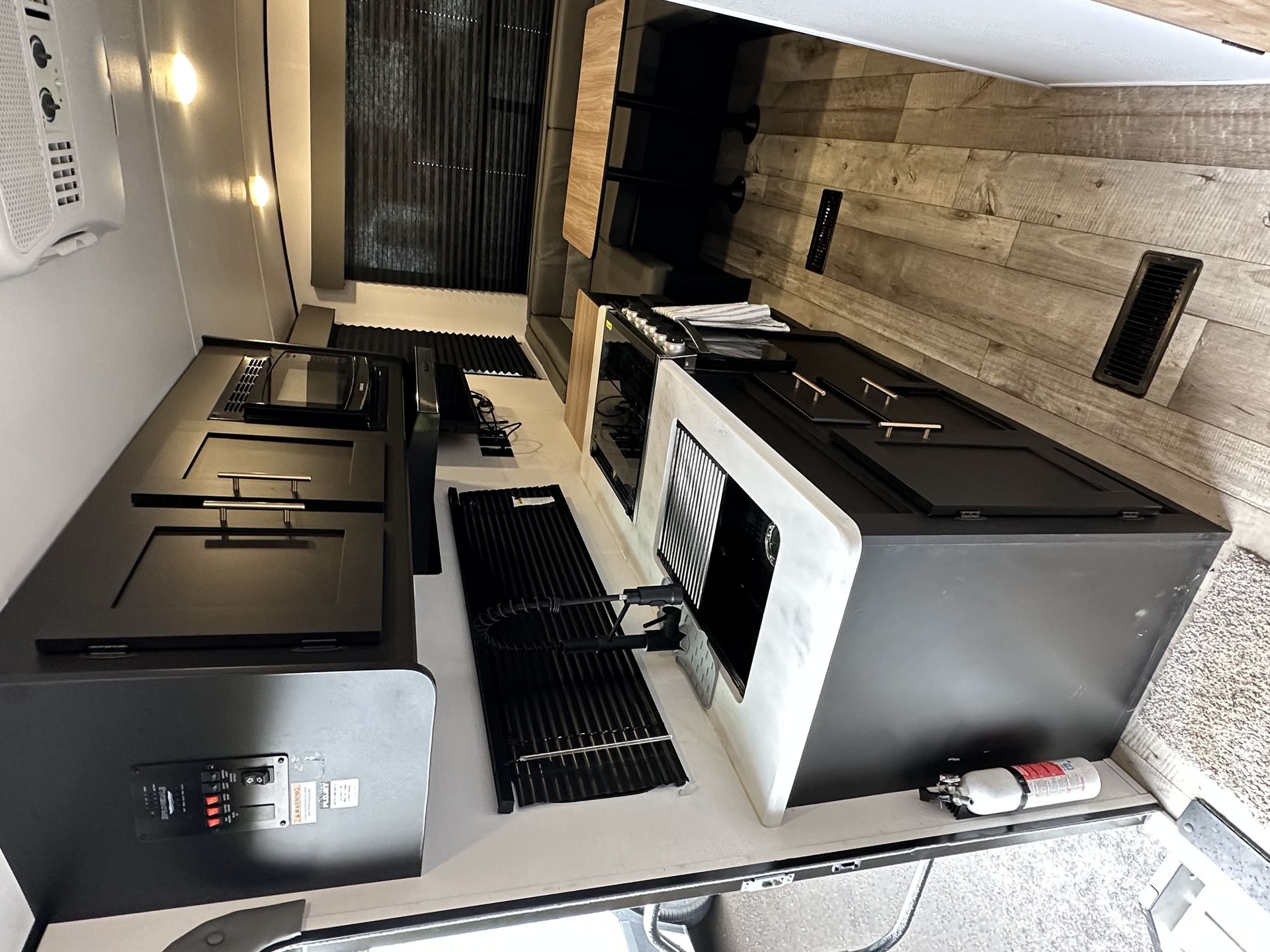 Photo 3 - 2022 Keystone Rv Travel Trailer rental photo 5