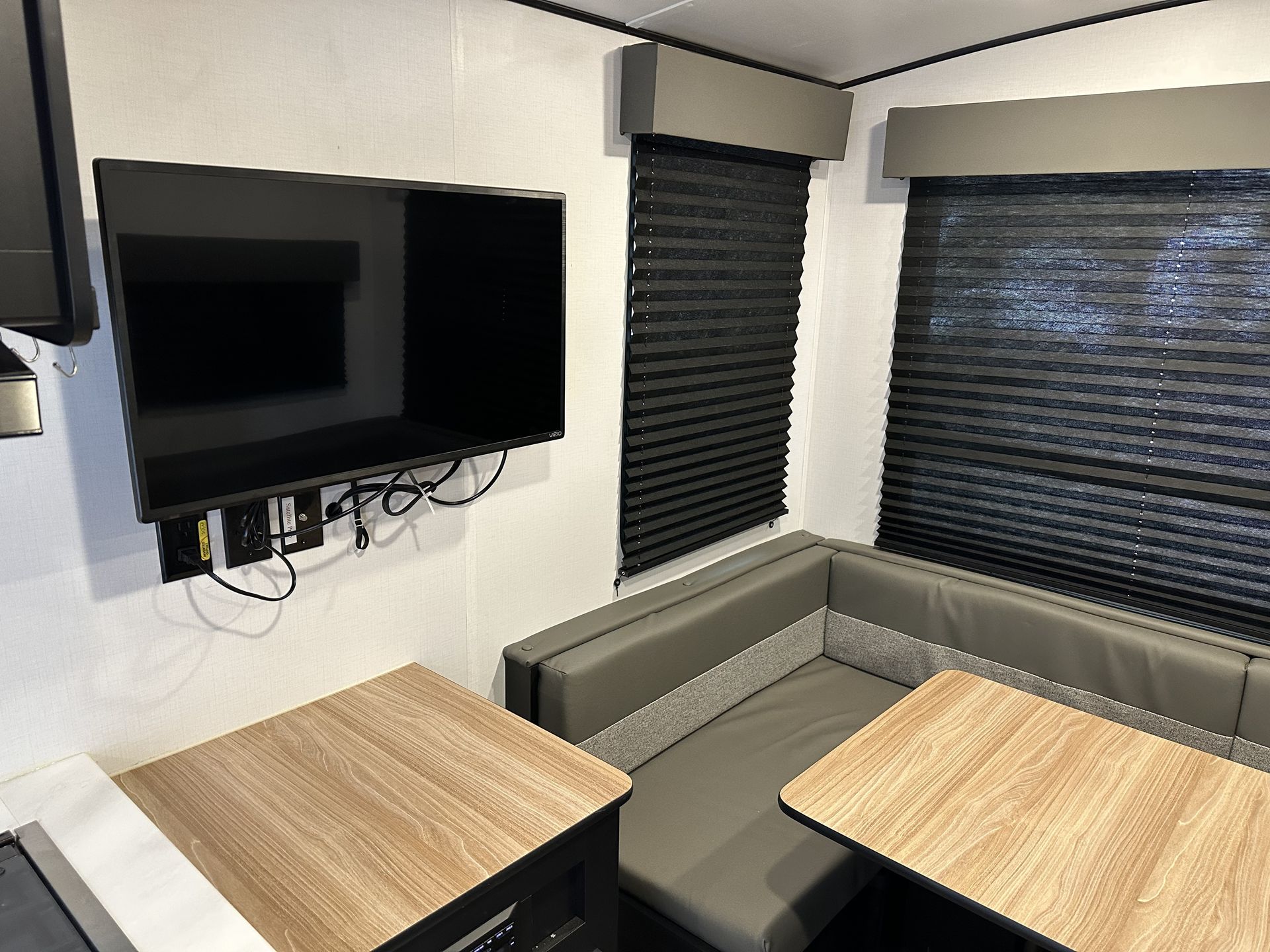 Photo 3 - 2022 Keystone Rv Travel Trailer rental photo 8