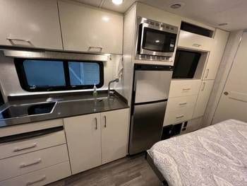 Photo 1 - 2020 Thor Motor Coach Class C Motorhome rental photo 4