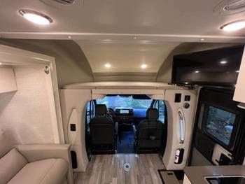 Photo 2 - 2020 Thor Motor Coach Class C Motorhome rental photo 7