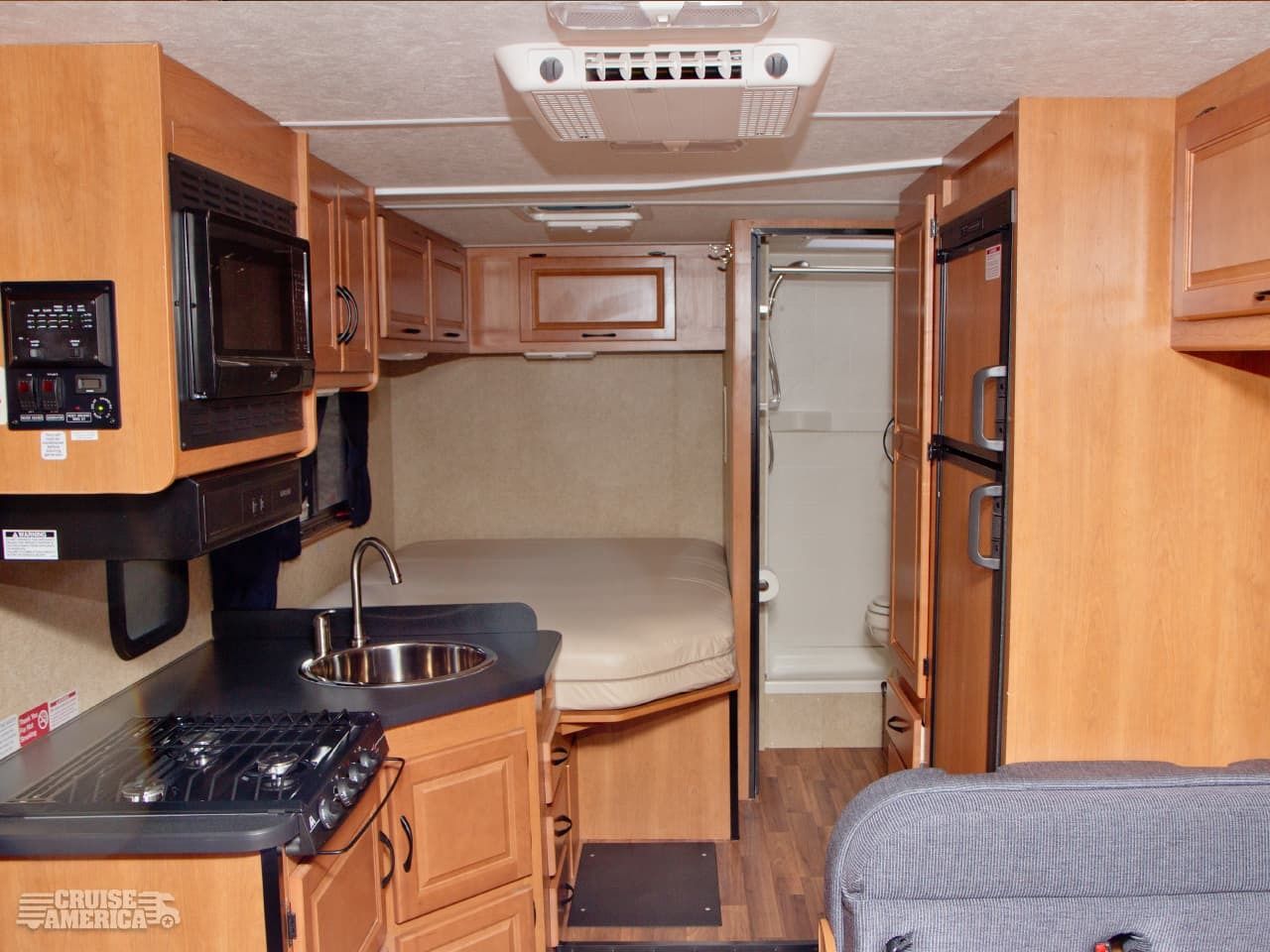 Photo 0 - 2018 Thor Motor Coach Class C Motorhome rental photo 10