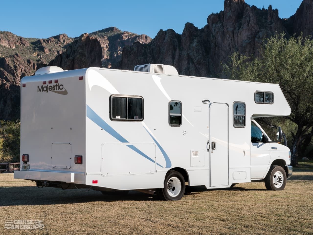Photo 0 - 2018 Thor Motor Coach Class C Motorhome rental photo 11