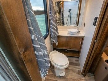 Photo 2 - 2020 Tiffin Motorhomes Class C Motorhome rental photo 6