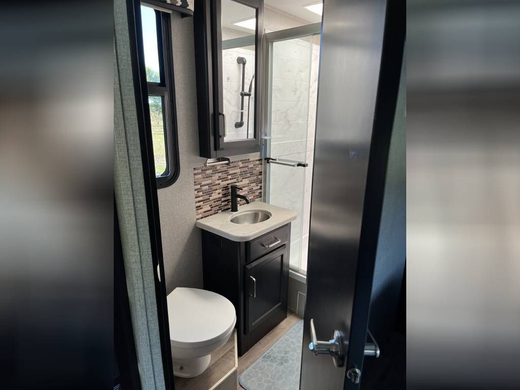 Photo 2 - 2021 Jayco Class A Motorhome rental photo 10