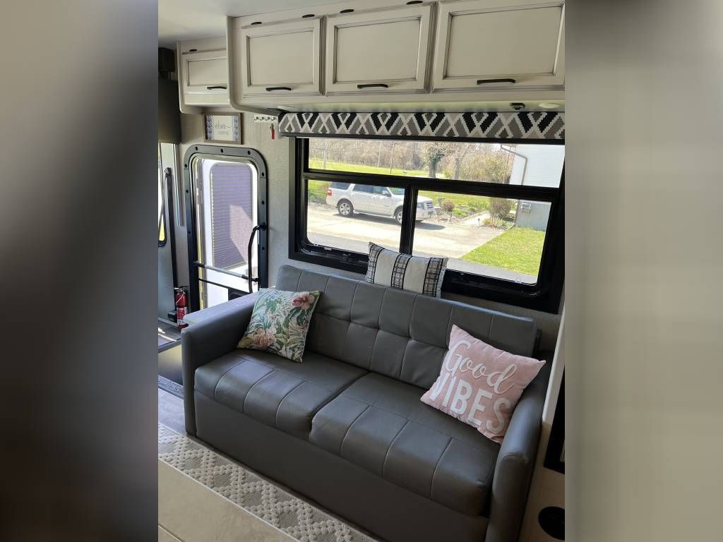 Photo 2 - 2021 Jayco Class A Motorhome rental photo 15