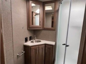 Photo 1 - 2020 Thor Motor Coach Class C Motorhome rental photo 11