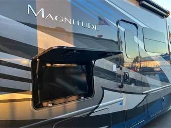 Photo 1 - 2021 Thor Motor Coach Class C Motorhome rental photo 9