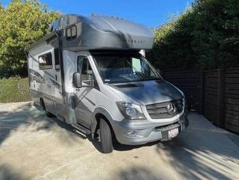 Photo 1 - 2020 Winnebago Class C Motorhome rental photo 3