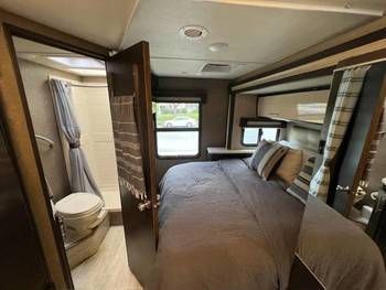 Photo 1 - 2019 Thor Motor Coach Class C Motorhome rental photo 10