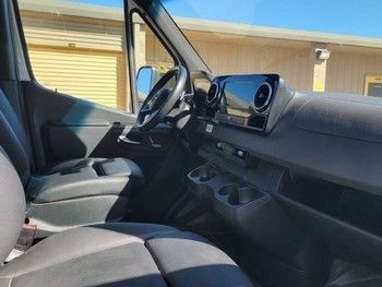 Photo 1 - 2020 Tiffin Class C Motorhome rental photo 3