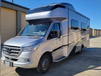 Photo 1 - 2020 Tiffin Class C Motorhome rental photo 10
