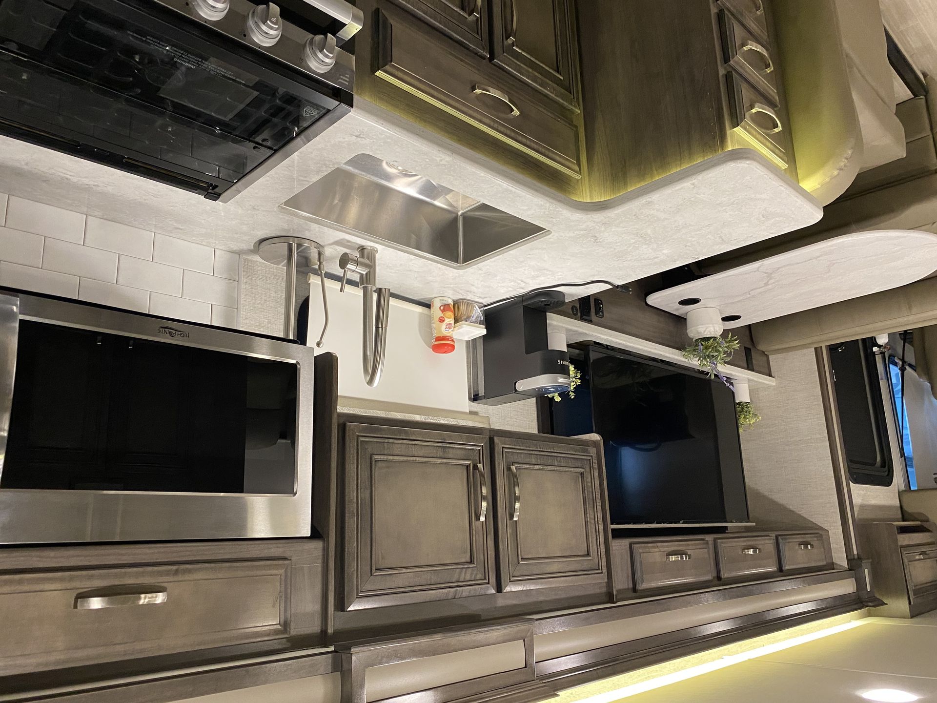 Photo 7 - 2022 Jayco Class A Motorhome rental photo 9