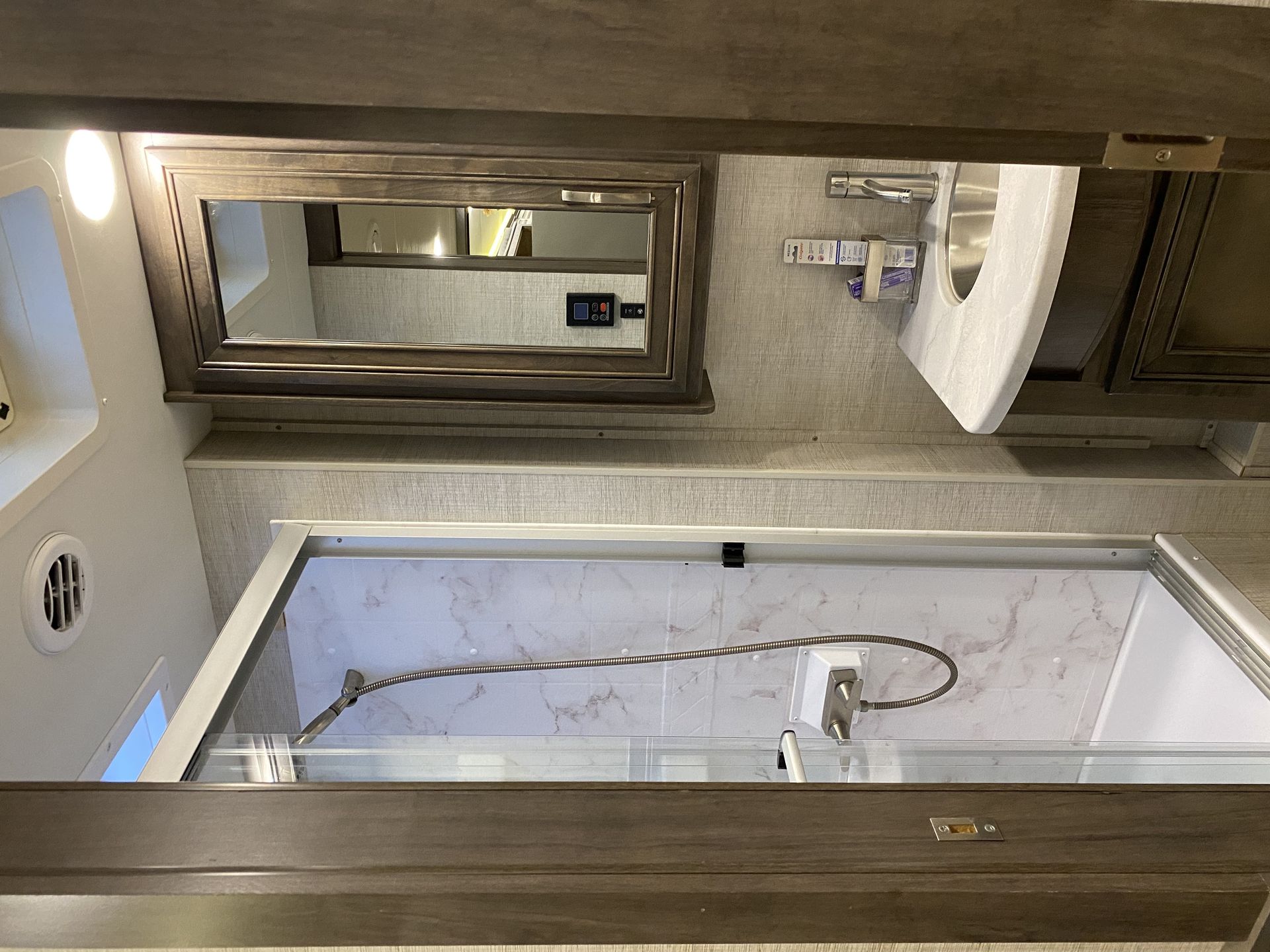 Photo 15 - 2022 Jayco Class A Motorhome rental photo 17