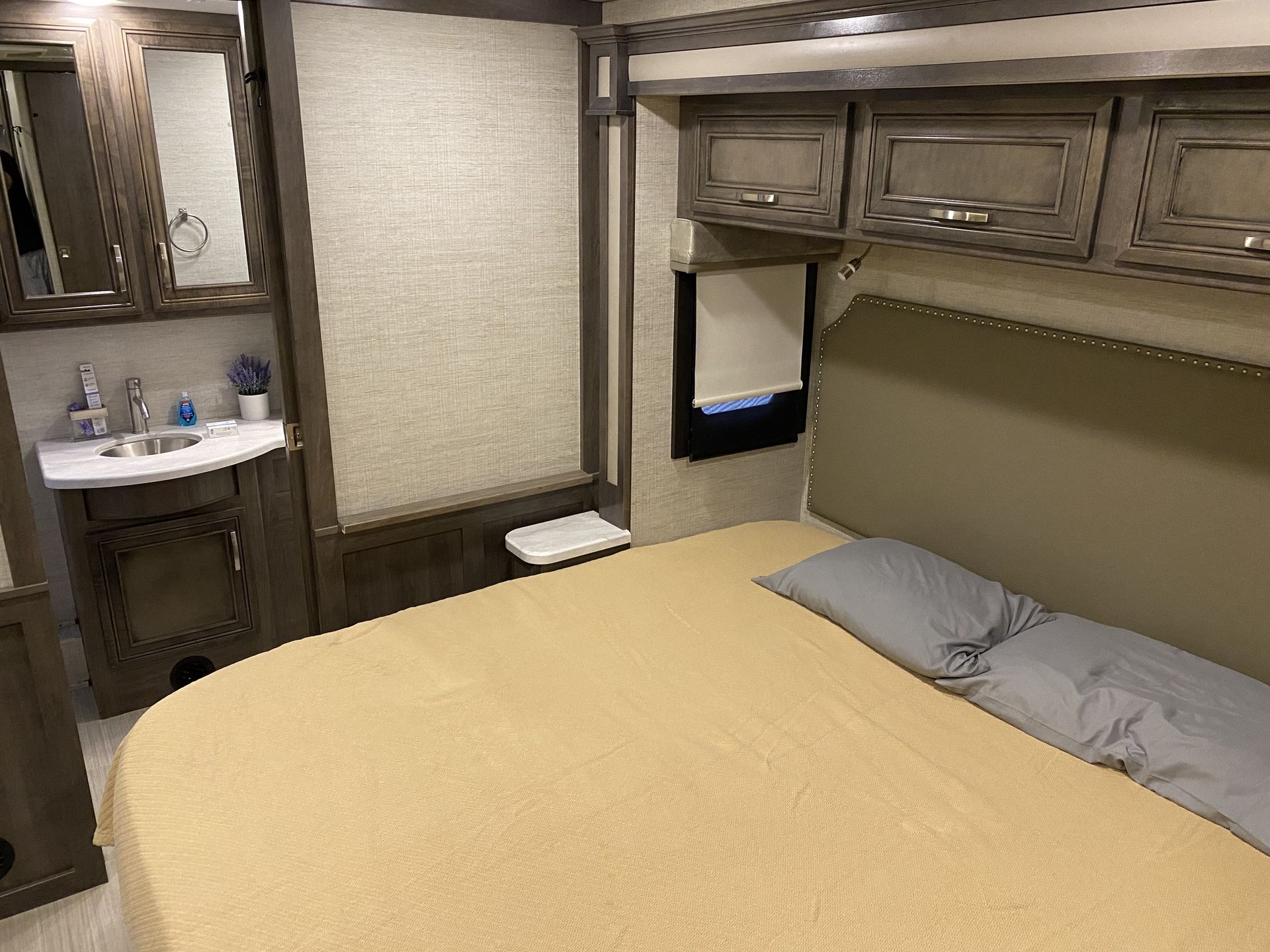 Photo 18 - 2022 Jayco Class A Motorhome rental photo 20