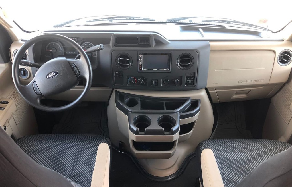 Photo 7 - 2018 Ford Class C Motorhome rental photo 16