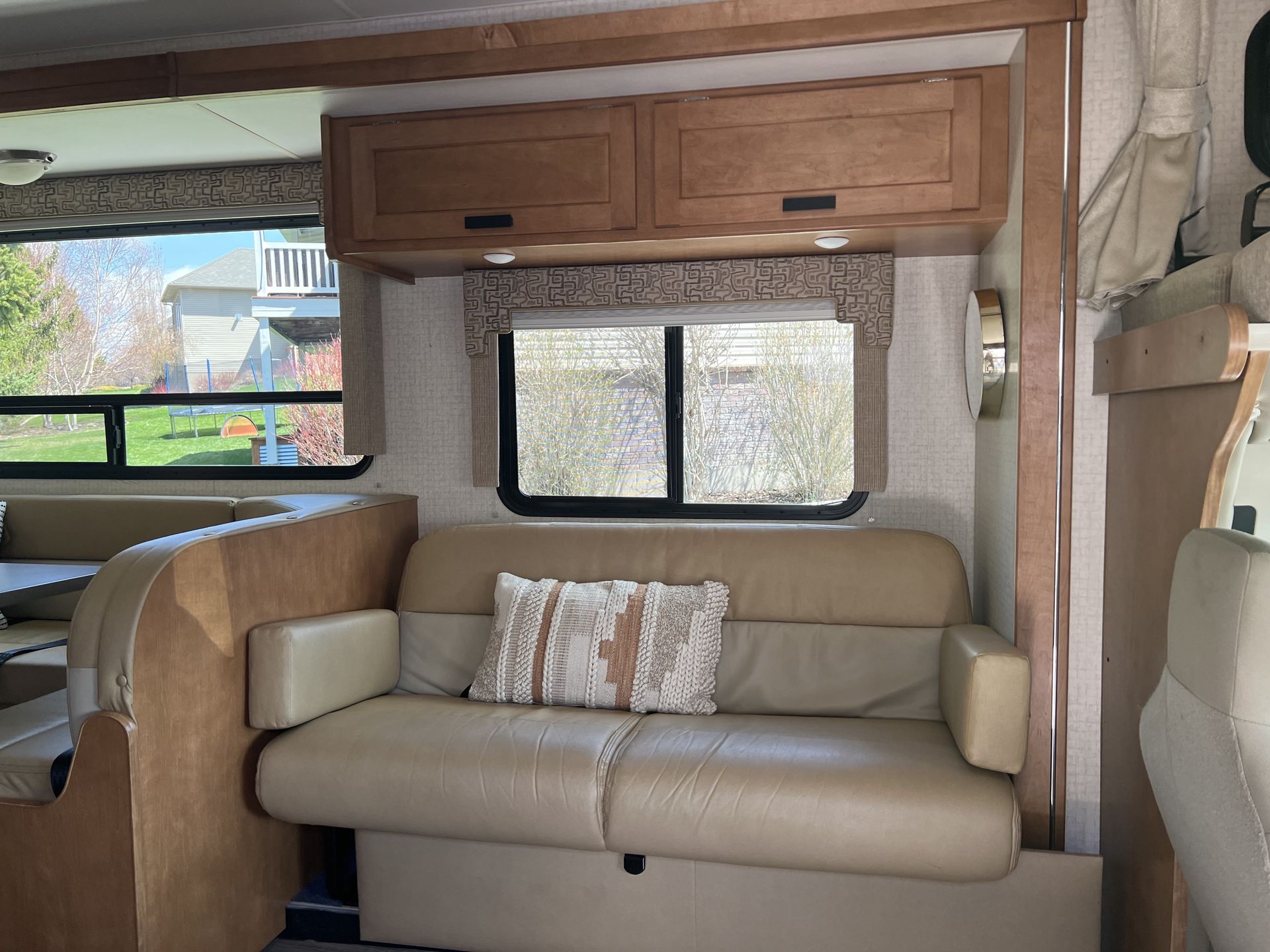Photo 1 - 2017 Winnebago Class C Motorhome rental photo 4