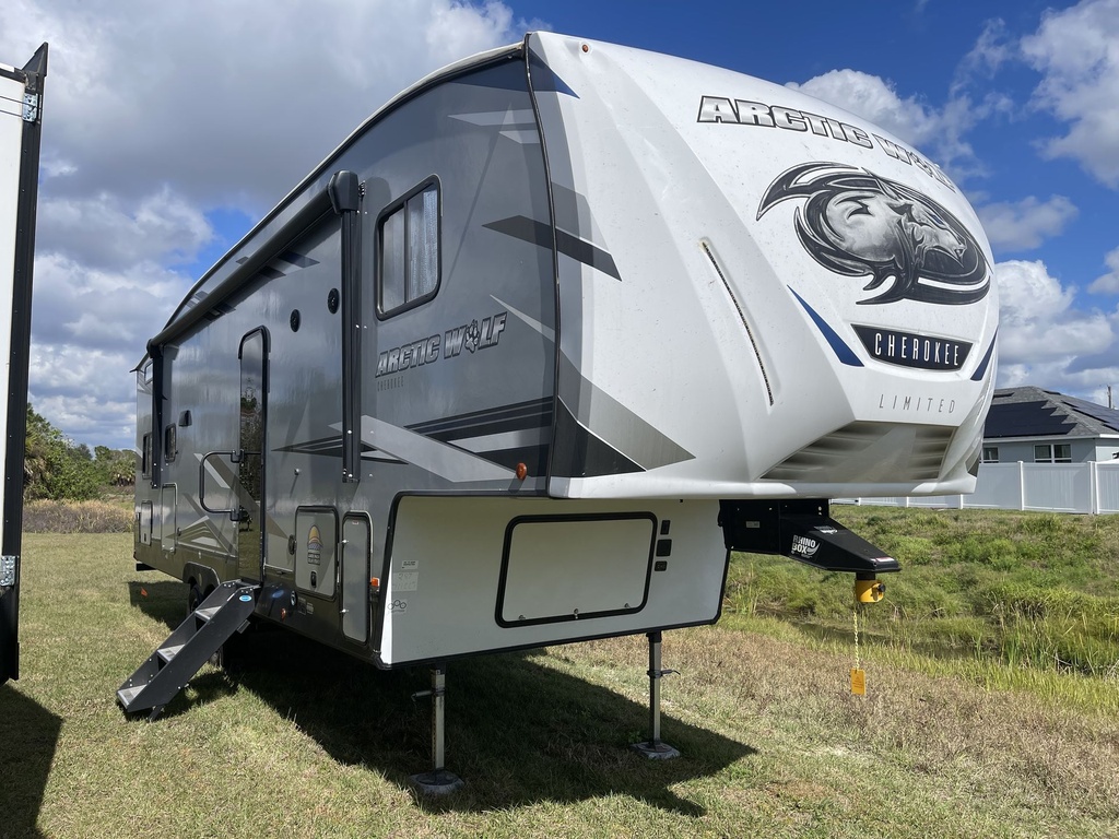 Photo 3 - 2022 Forest River Fifth Wheel rental photo 5