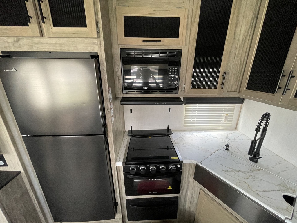 Photo 6 - 2022 Forest River Fifth Wheel rental photo 7