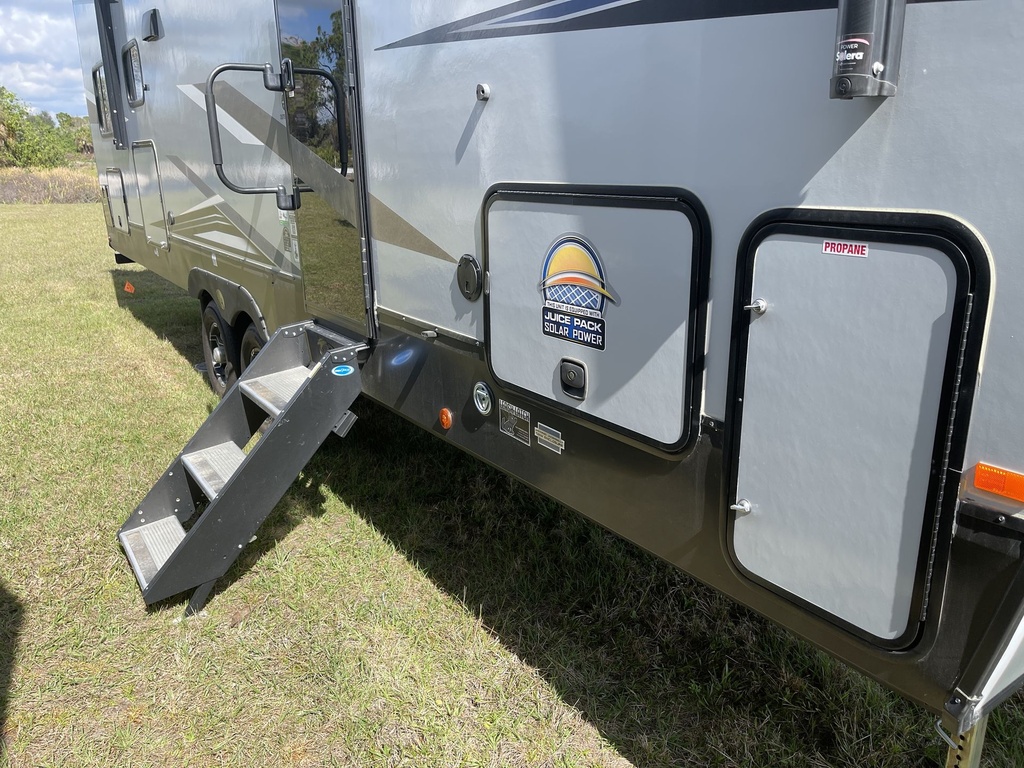 Photo 8 - 2022 Forest River Fifth Wheel rental photo 18