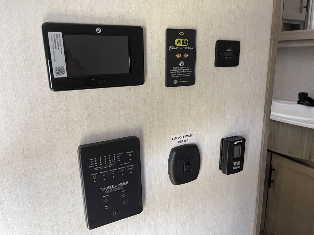 Photo 9 - 2022 Forest River Fifth Wheel rental photo 20