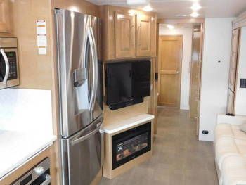 Photo 1 - 2019 Thor Motor Coach Class C Motorhome rental photo 3