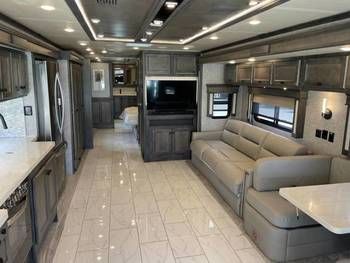 Photo 1 - 2020 Tiffin Class A Motorhome rental photo 9