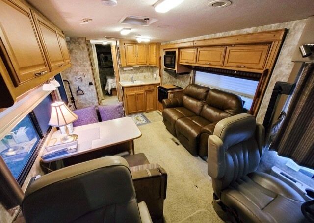 Photo 0 - 2007 Winnebago Class A Motorhome rental photo 6