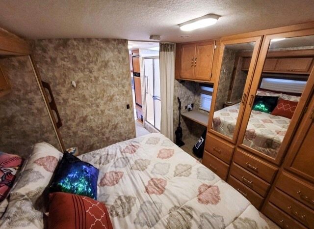 Photo 0 - 2007 Winnebago Class A Motorhome rental photo 8
