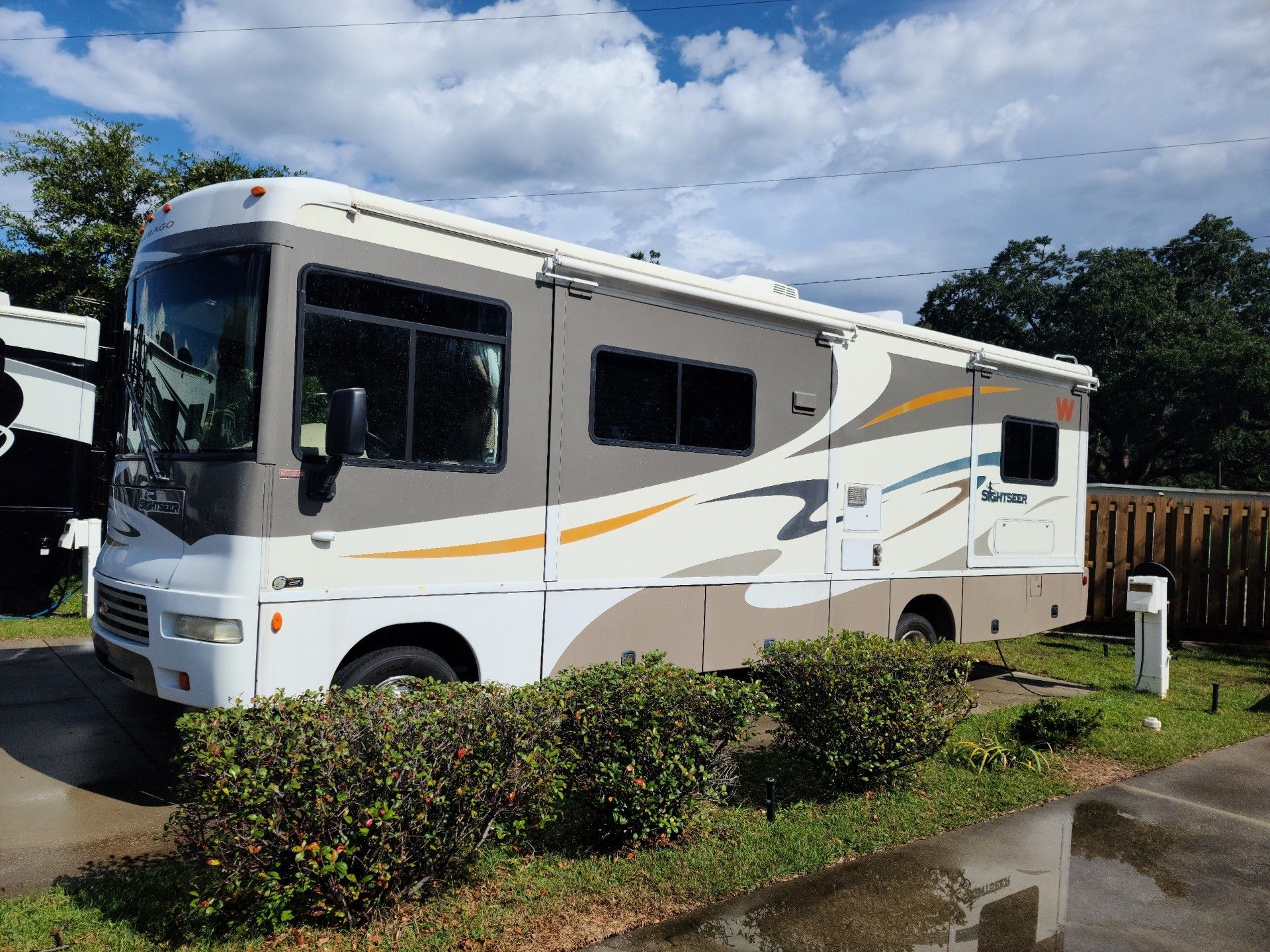 Photo 0 - 2007 Winnebago Class A Motorhome rental photo 9