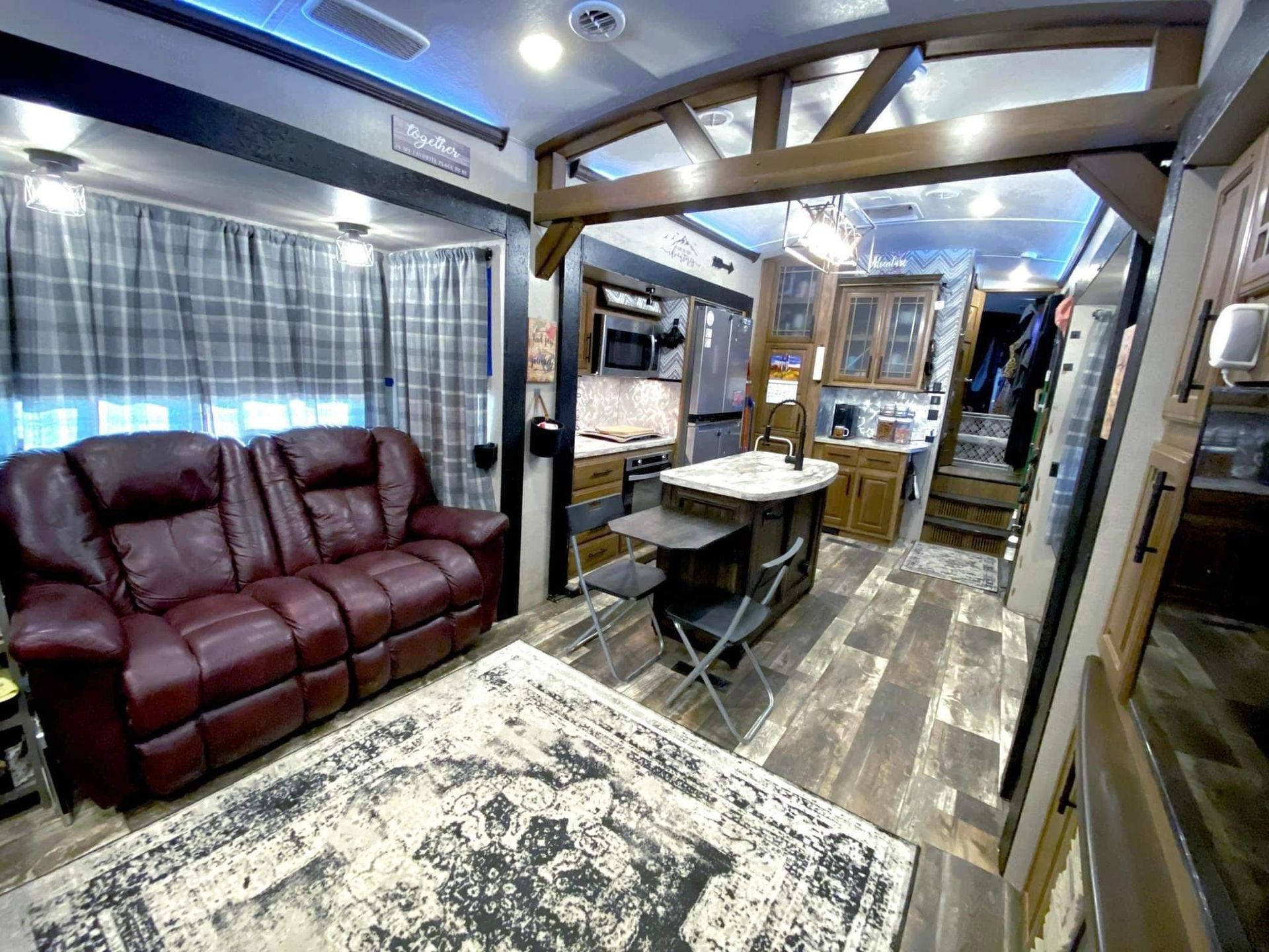Photo 0 - 2017 Keystone Fifth Wheel rental photo 4