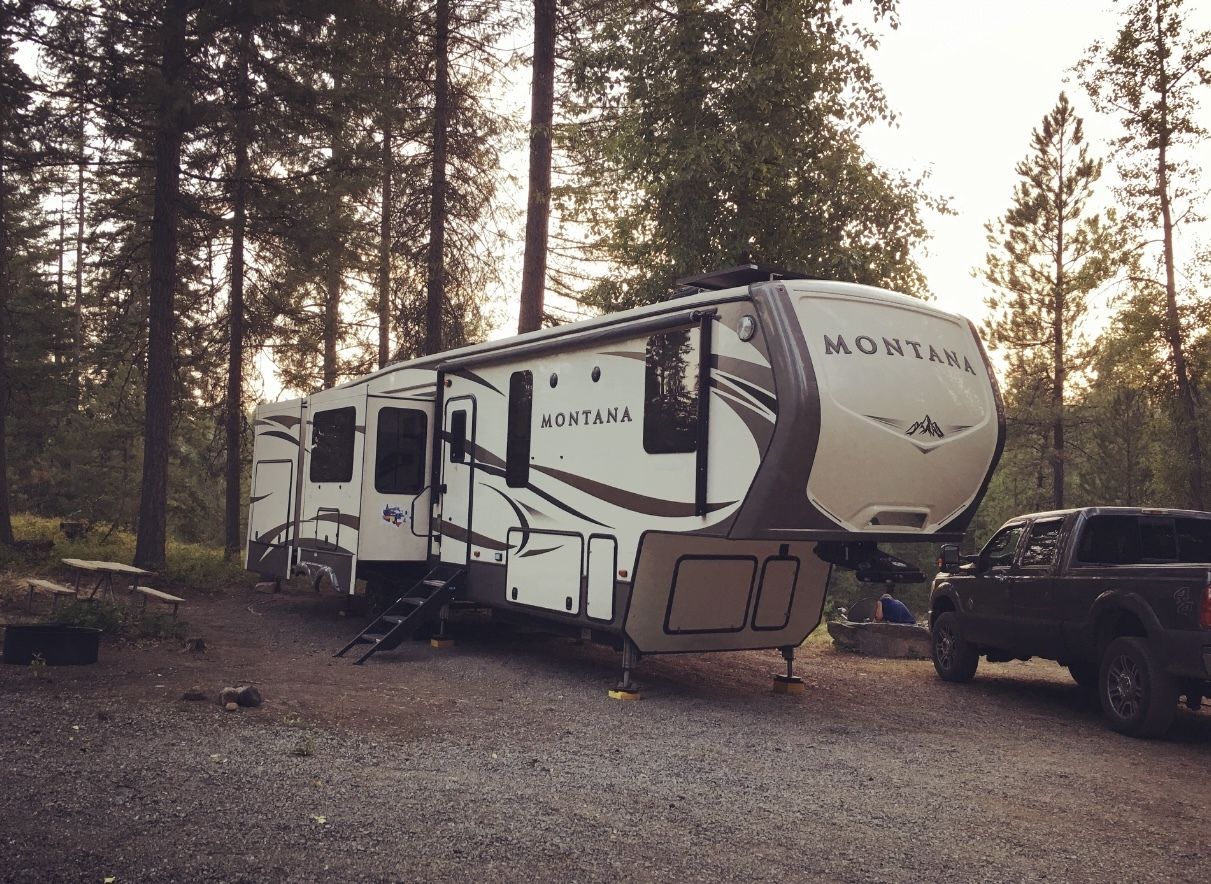 Photo 2 - 2017 Keystone Fifth Wheel rental photo 10