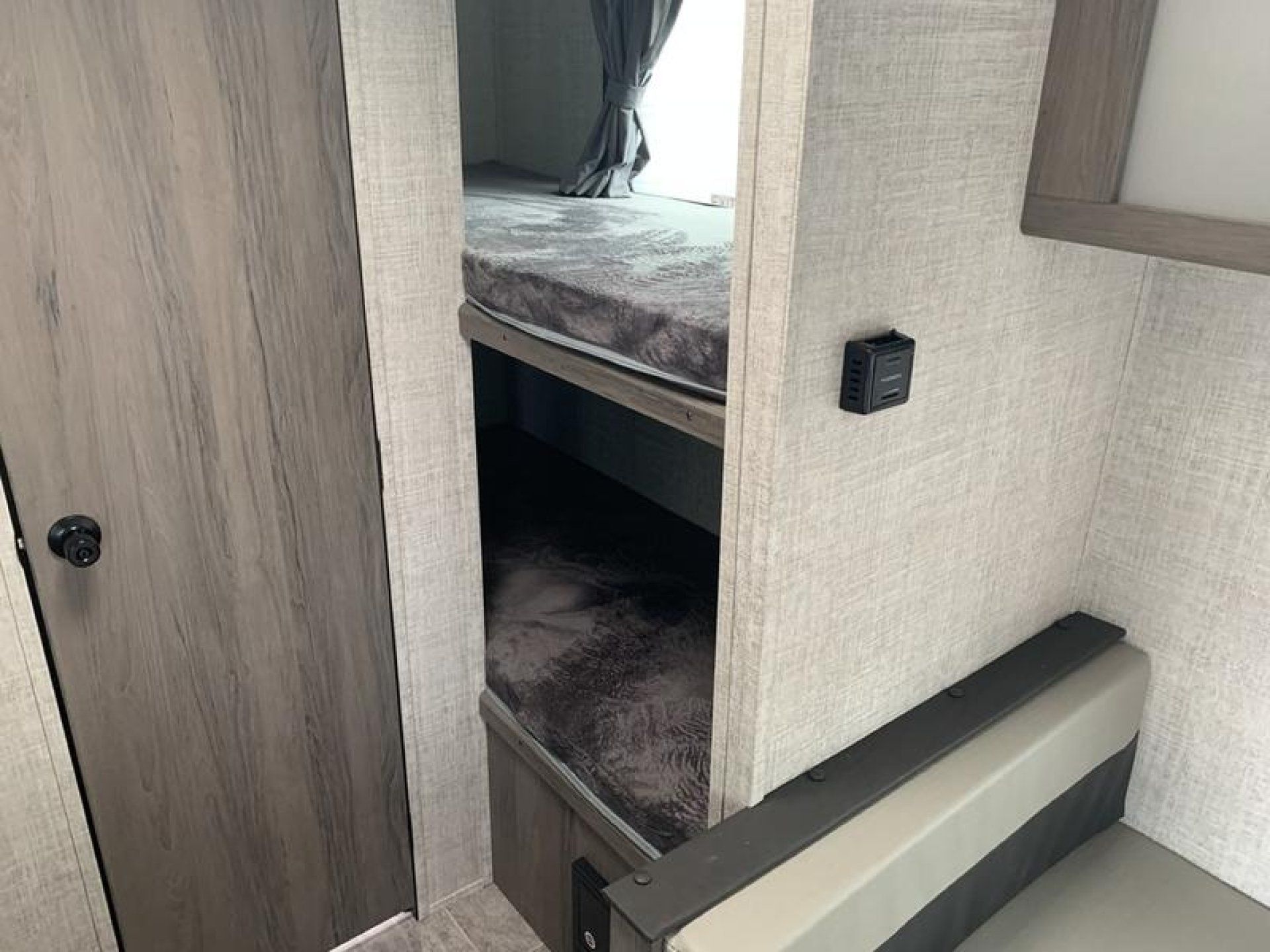 Photo 2 - 2021 Gulfstream Travel Trailer rental photo 6