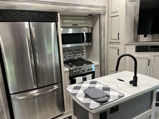 2022 Forest River Sierra Fifth Wheel for rent in Auburn, AL