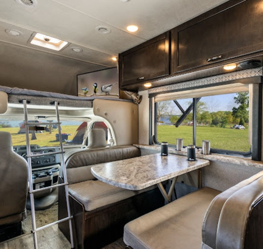 Photo 5 - 2020 Four Winds Class C Motorhome rental photo 7