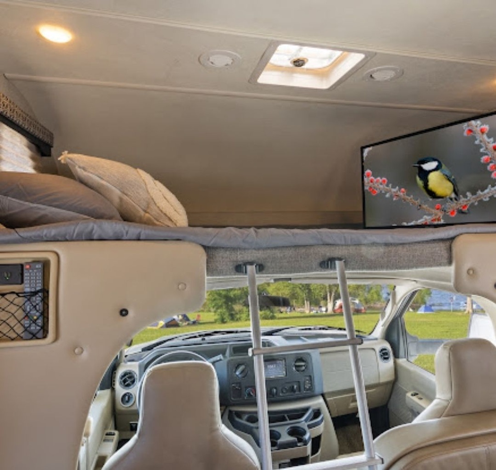 Photo 6 - 2020 Four Winds Class C Motorhome rental photo 8