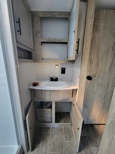 2022 Forest River Arctic Wolf 287BH Fifth Wheel for rent in Wellington, OH