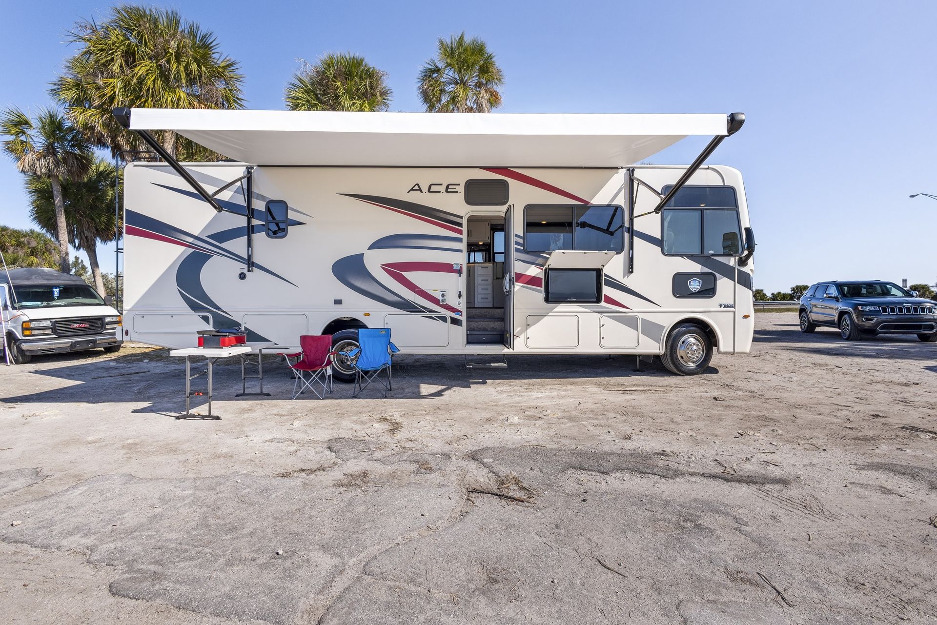 Photo 8 - 2023 Thor Class A Motorhome rental photo 10