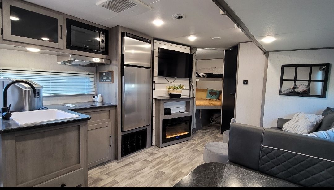 Photo 5 - 2021 Dutchman Travel Trailer rental photo 7