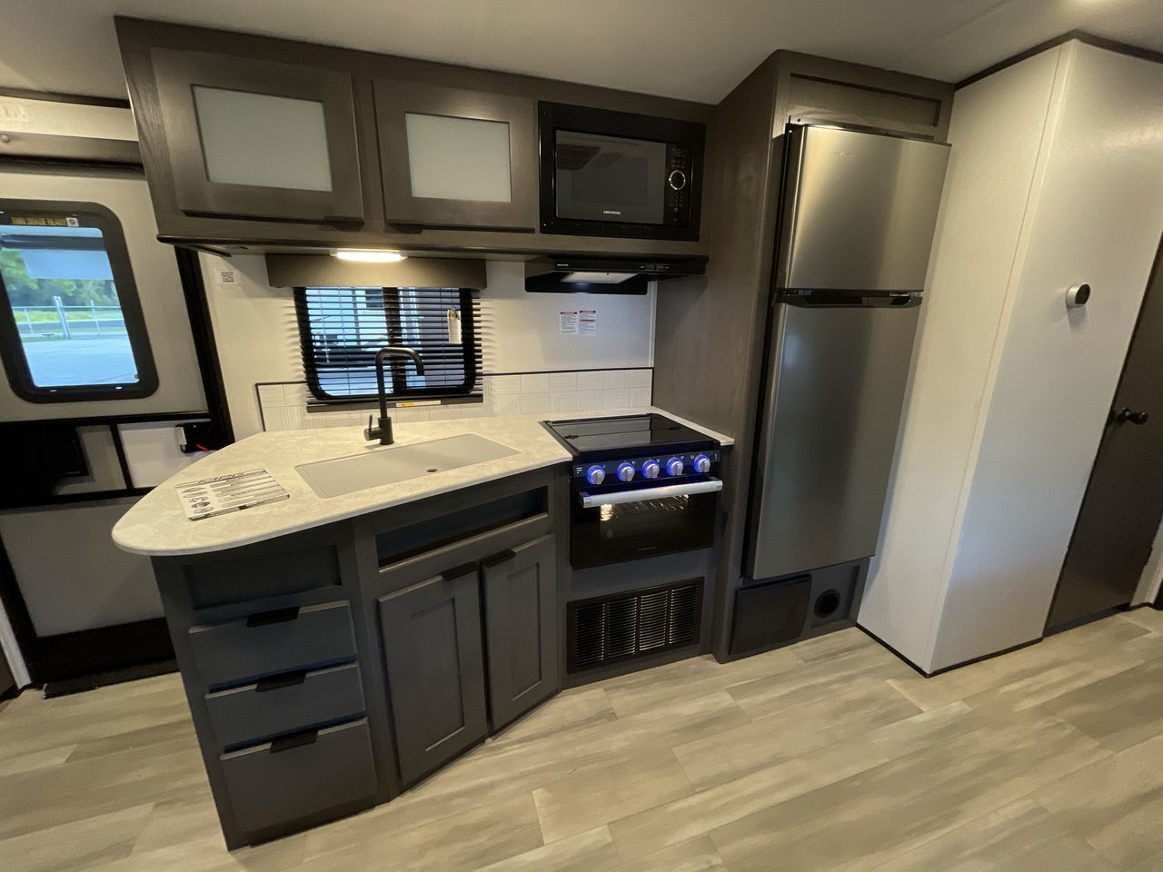Photo 11 - 2022 Cruiser Rv Travel Trailer rental photo 13